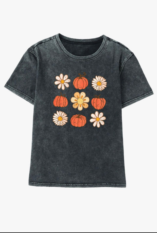 Black flower & pumpkin tee