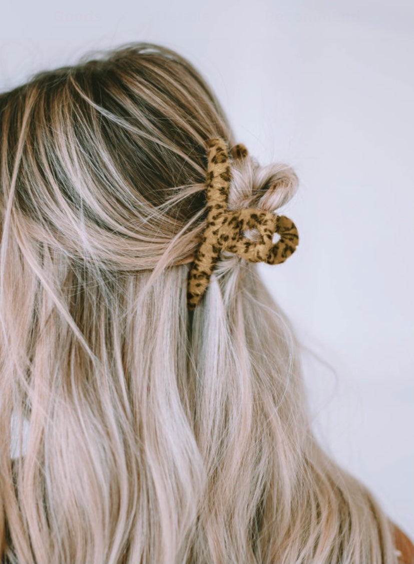 Khaki leopard hair clip