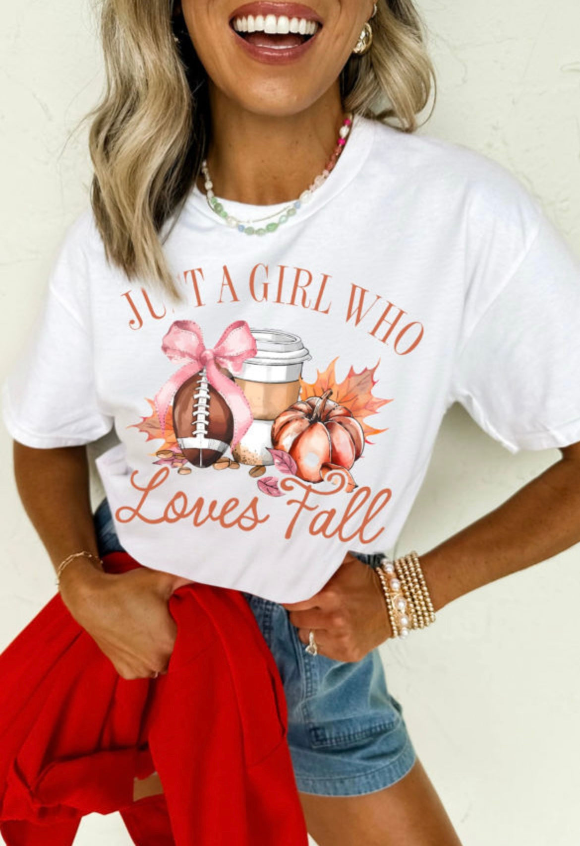 White JUST A GIRL WHO LOVES FALL Graphic Casual Tee