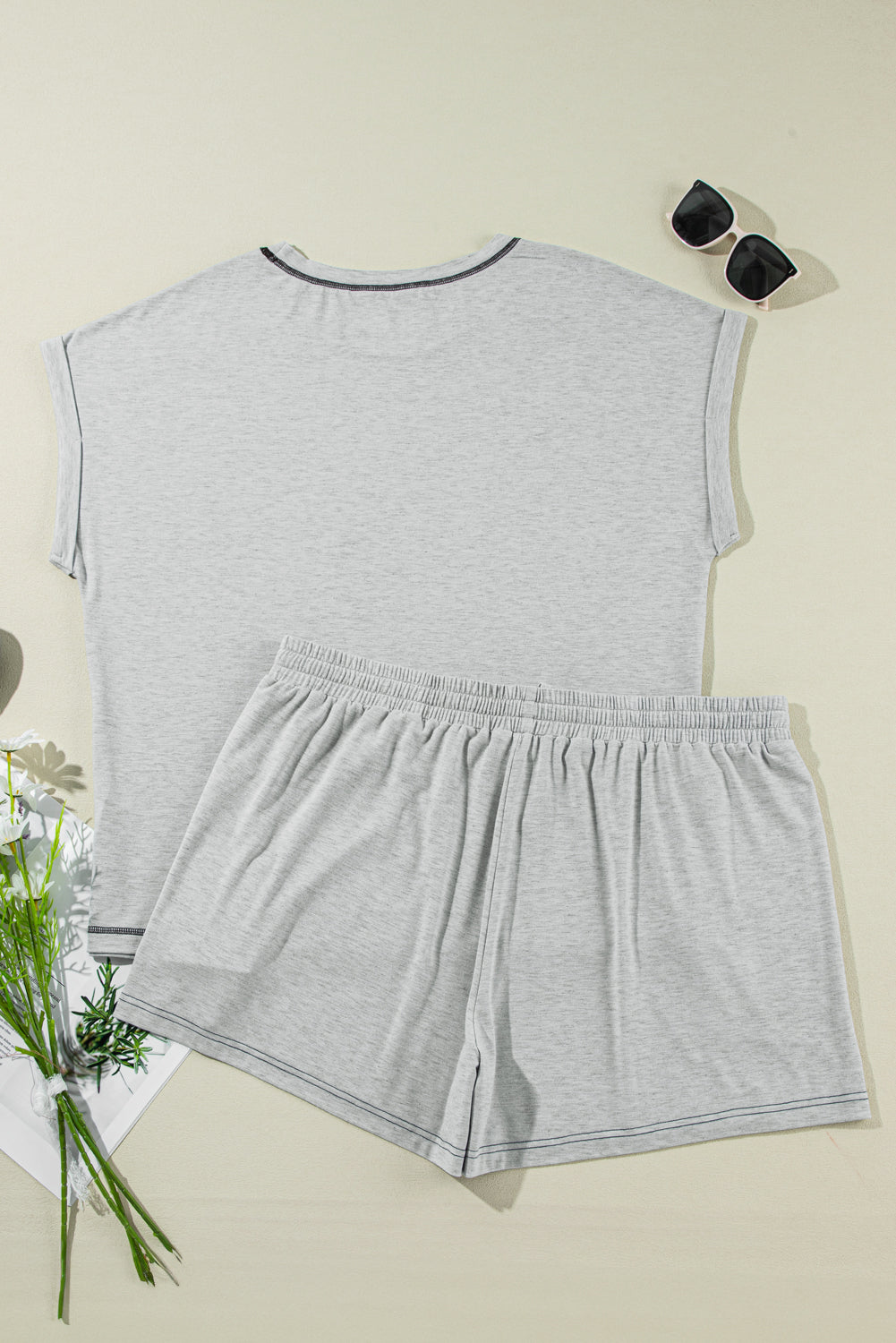 Gray Contrast Stitching Cuffed Sleeve Plus Size Shorts Set