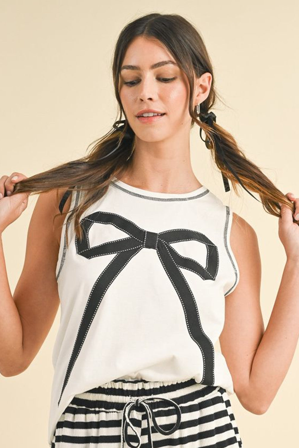 White Sweet Bow Stitching Trim Sleeveless Top